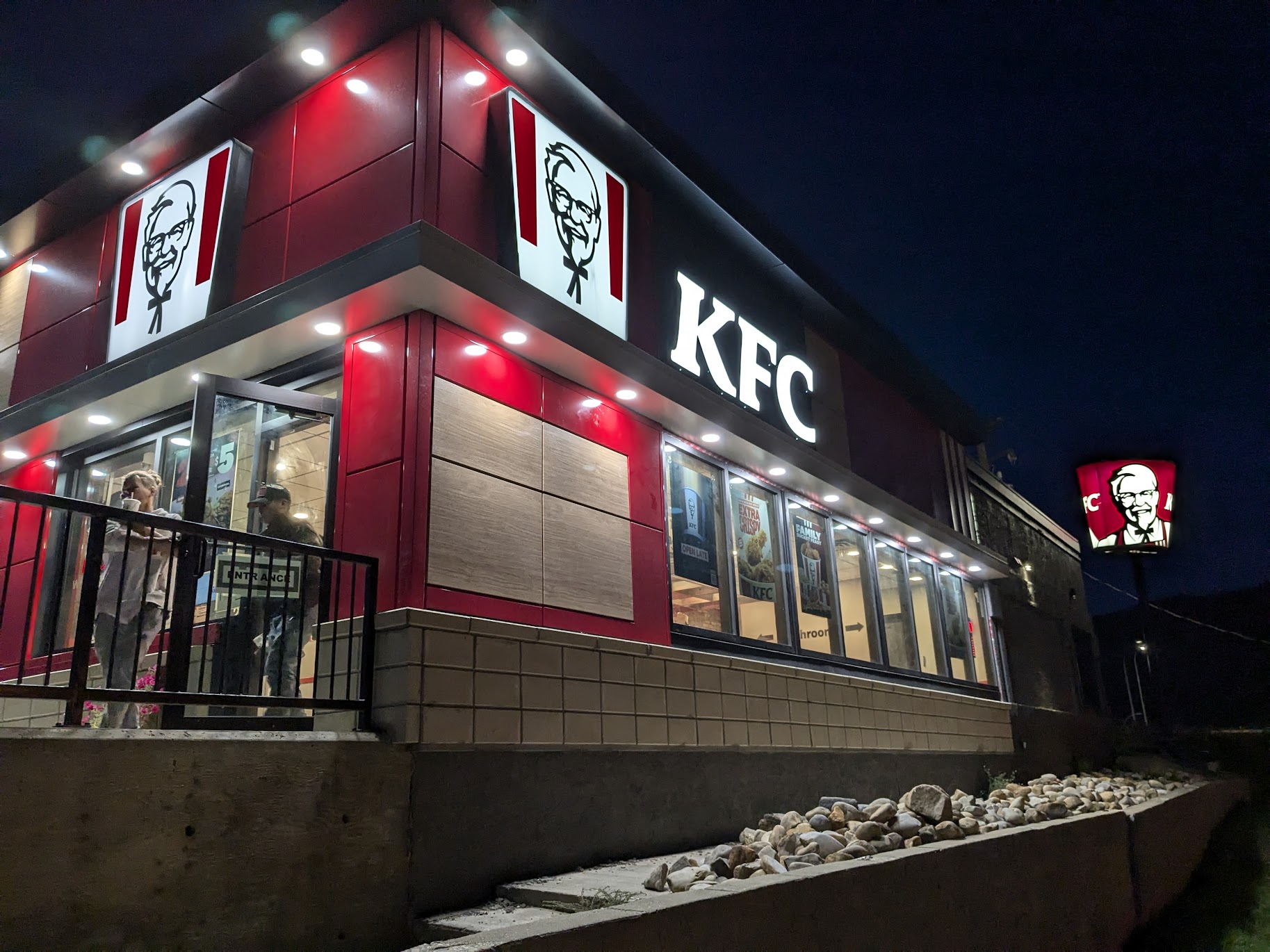 Commercial exterior lighting & signage, Peace River